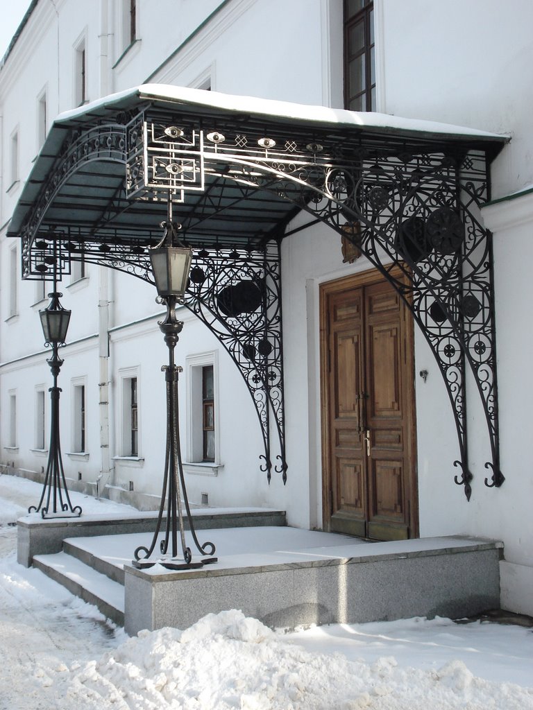 Moscow, Saint Daniel's cloister. The entrance and laced abat-jour by Lesna_T