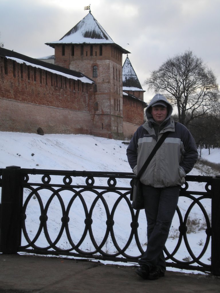 Anton near Veliky Novgorod Kremlin wall by skytourist