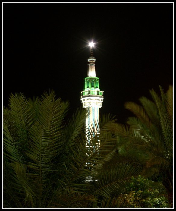 Minaret at Tabas mosque by Andyno