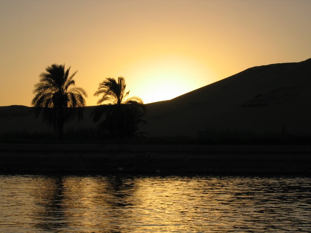 Aswan sunset by selesi