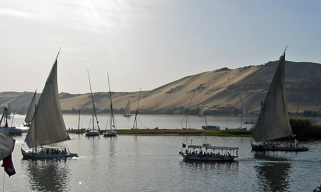 Aswan, trafic on the Nile by svend gjerum