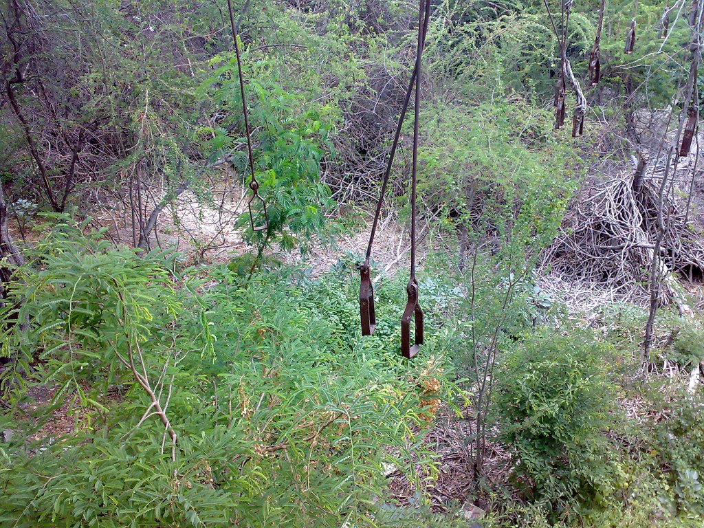 Zulta Pul (Hanging Bridge), Ahmednagar Fort, Ahmednagar, India by sagarkale