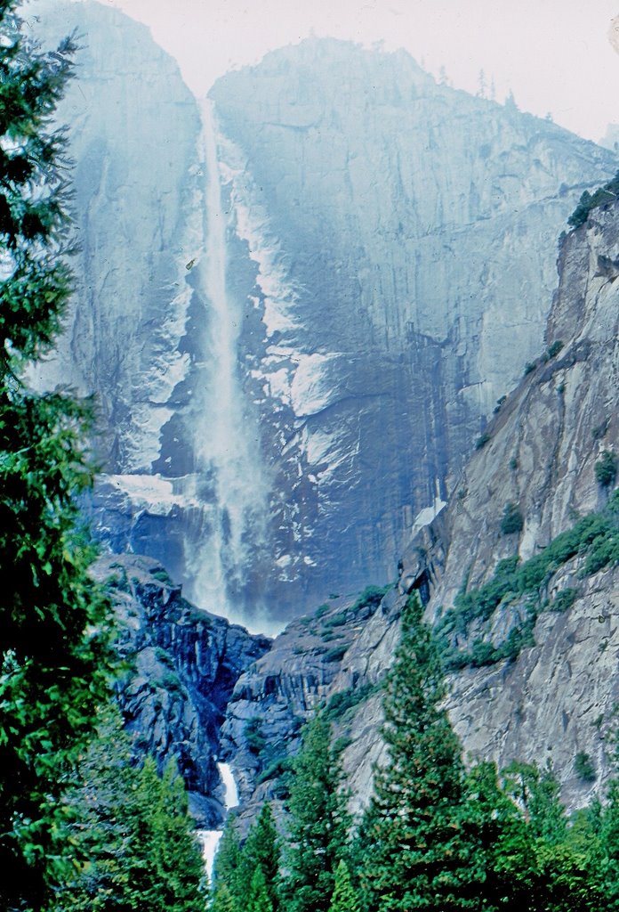 Yosemite Fall in Winter 7) by Vittorio Mungiguerra