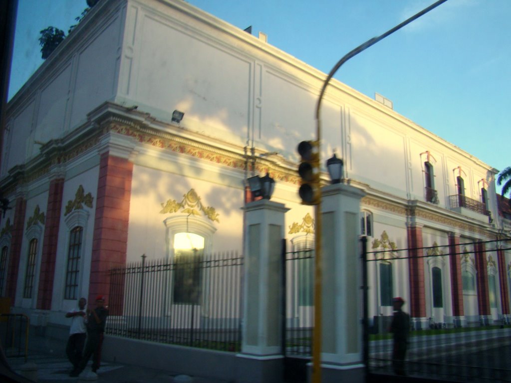 Palacio de Miraflores. Caracas. Venezuela. by Frank Fitas