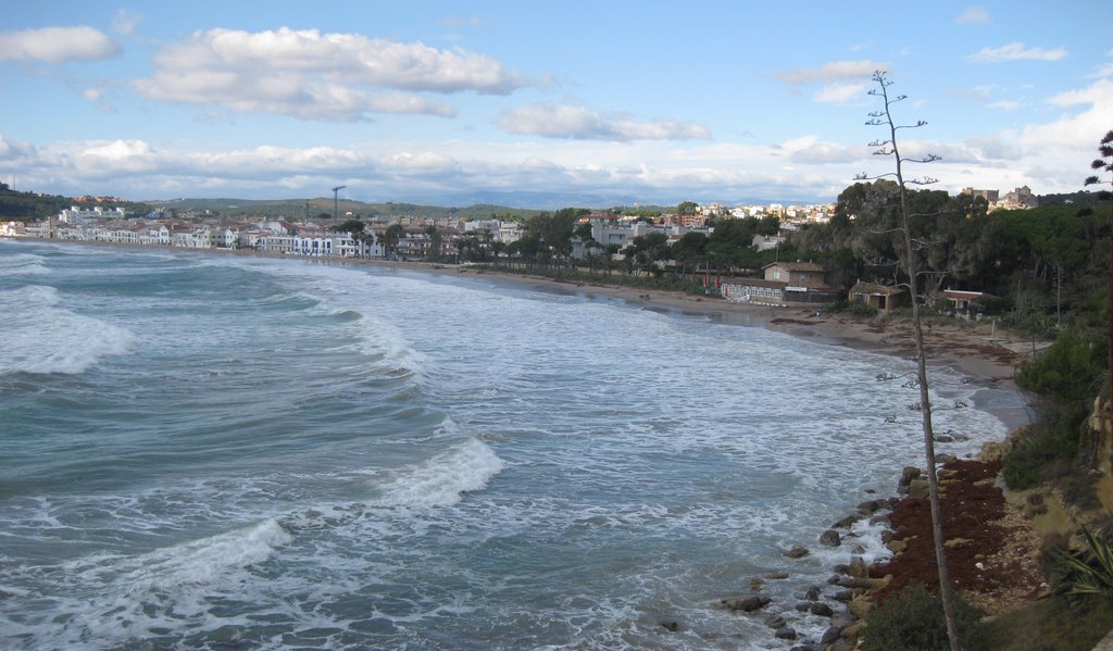 Vista de la Playa de Las Botigues del Mar by Yoel Sanchez V