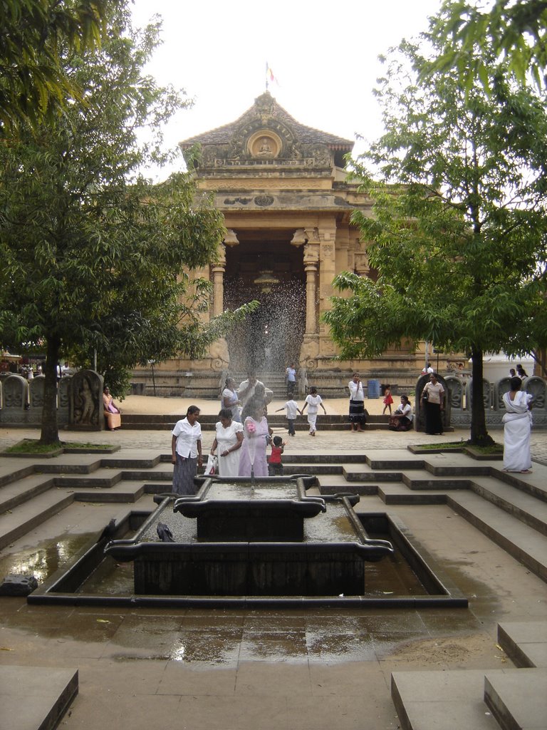 Kelaniya, Peliyagoda, Sri Lanka by Ranjith Seneviratne