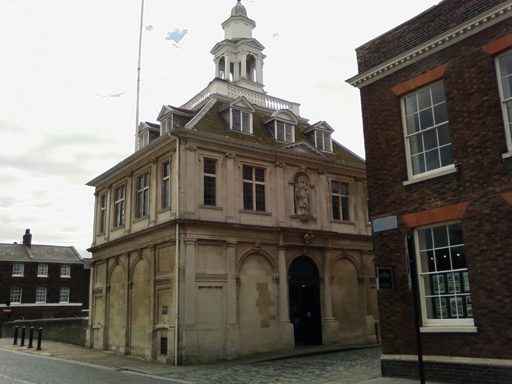 Customs House on Purfleet Quay by farmbrough