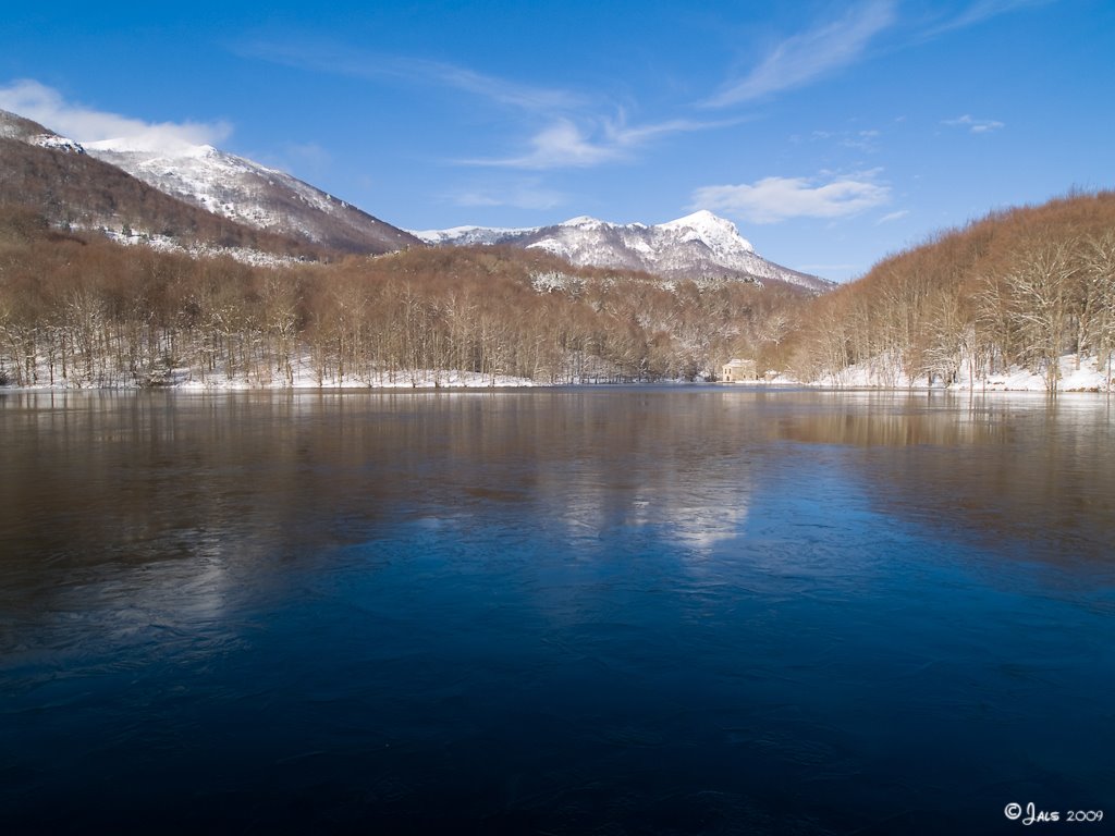 Nieve en Santa Fé del Montseny by pepelos