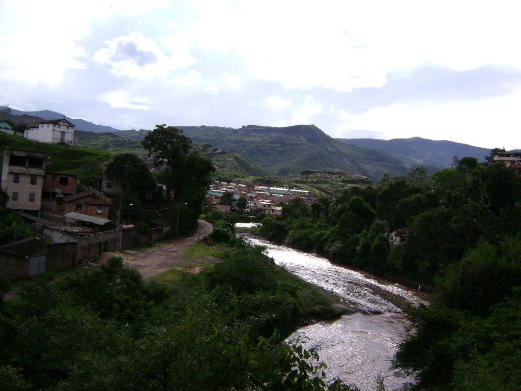 Vista do rio em Mariana by EulerGBarbosa