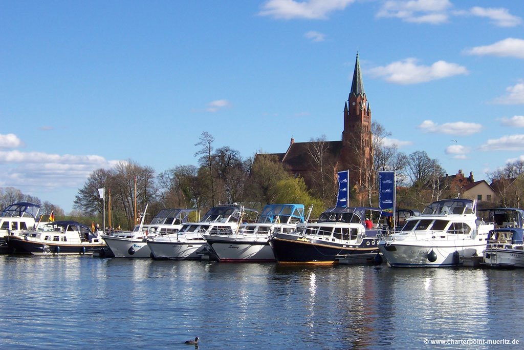 Am Hafen von Röbel (Müritz) by charterpoint-mueritz…