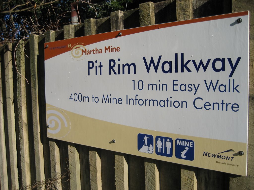 Start of the amazing walk around the biggest hole you'll ever see - the Martha Goldmine, Waihi by Peter Gill | UK