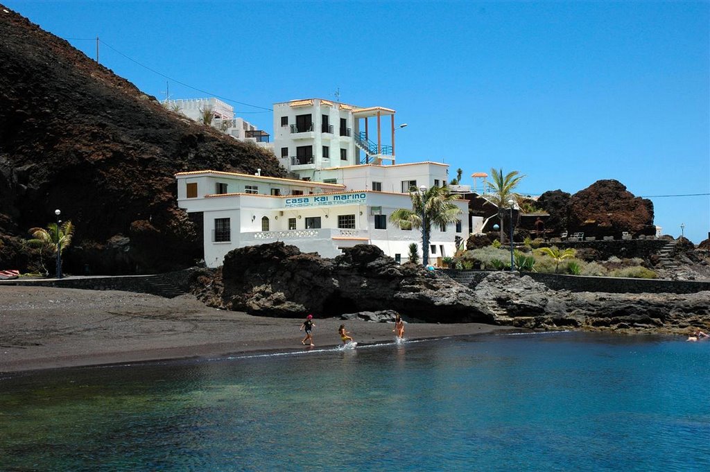 Calle el Varadero, 9, 38917 La Restinga, Santa Cruz de Tenerife, Spain by FELIPE ALONSO QUINTA…