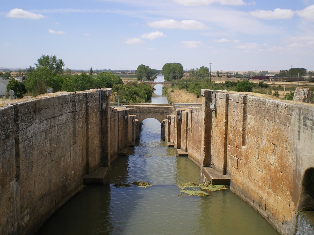 Camino de Santiago: Frómista (Canal De Castilla) by Adolfo Fernandez