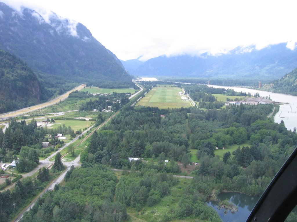 Final Approach Hope Airport by manofprawnz