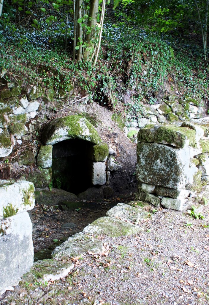 Beaumont-du-Lac : bonne fontaine by macrobert