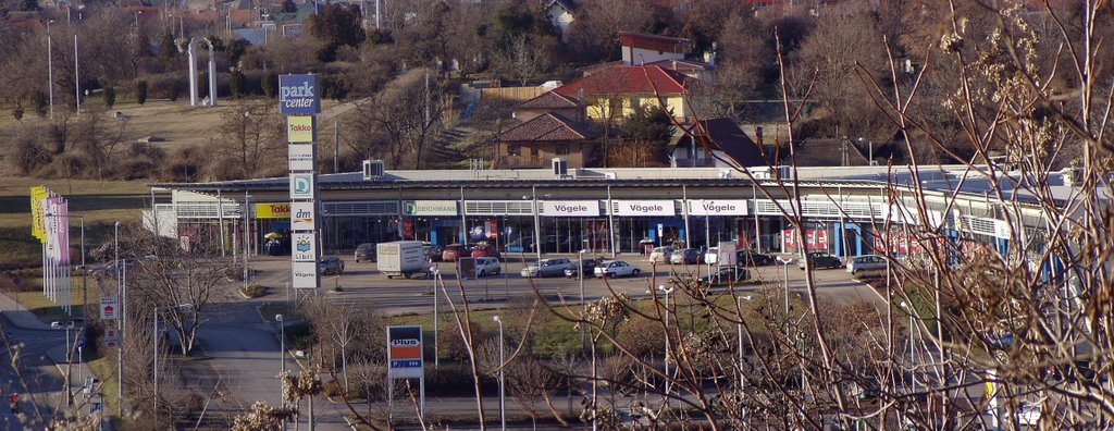 Panoráma: belvárosi parkcenter Dunaújvárosban by Dr. Pinczés Sándor