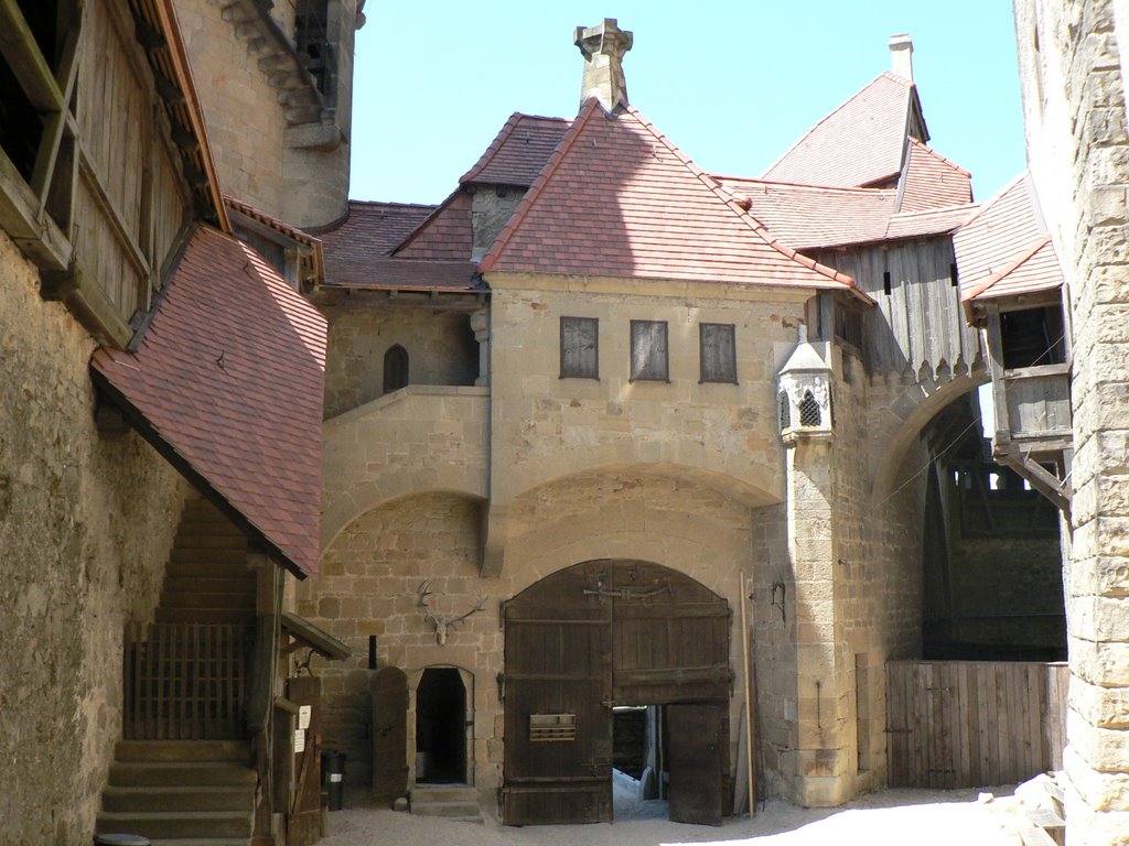 Burg Kreuzenstein by hcaesar