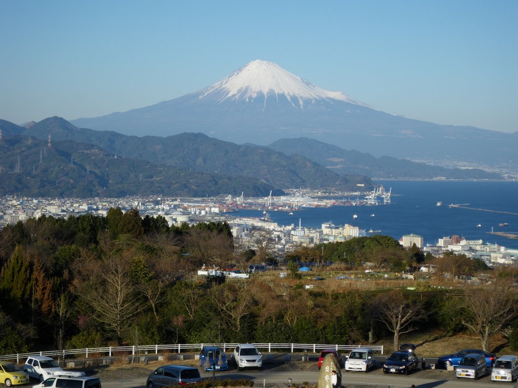 Mt.Fuji view from Nihondaira 日本平からの富士山 by よっすぃ