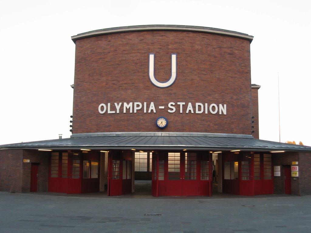 Olympia Stadion Ubahn by JOHNSON21C