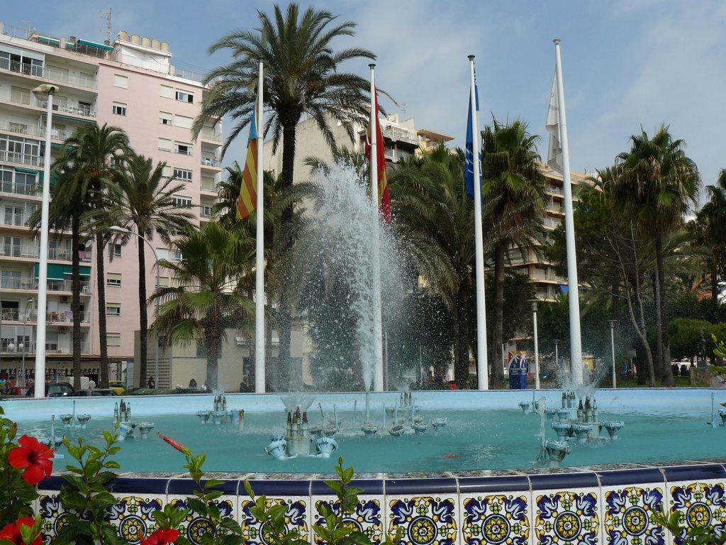 Fuente en el paseo marítimo by bydavid23