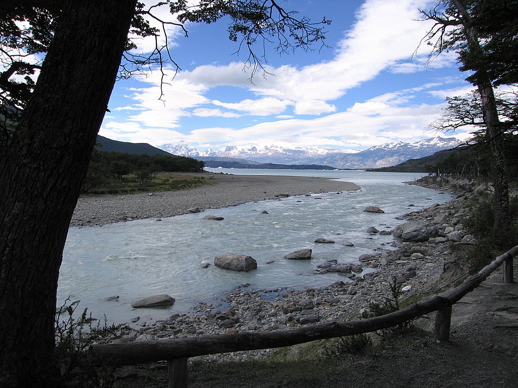 Outflow from O'Nelli Bay into Lago Argentino by Andy Goss