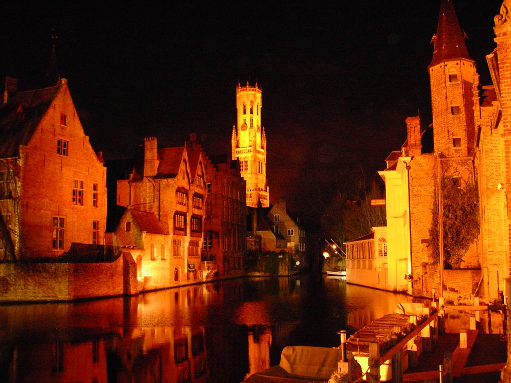 Bruges, Belgium by Lucas Bouillon