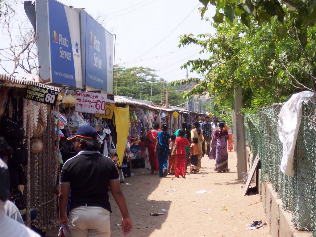 Vendors on Shore Temple Road by MustangJoe