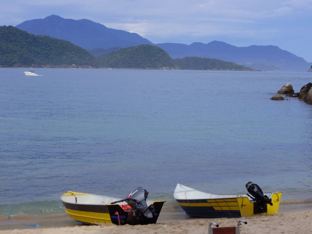 Trindade - RJ - Praia dos Ranchos by José Reis de Paula