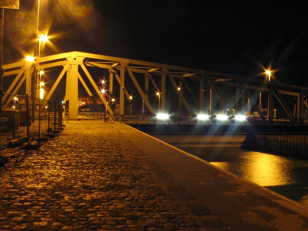 Farnesebrug te Kallo by Wim O.