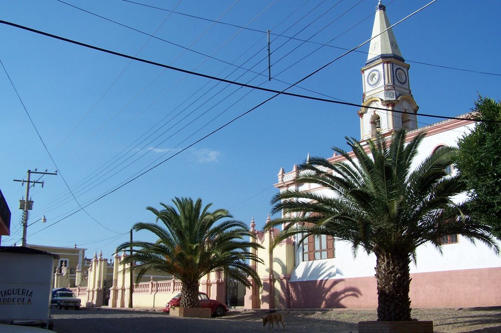 A espaldas de Parroquiia Dolores by A.SALGADO.A