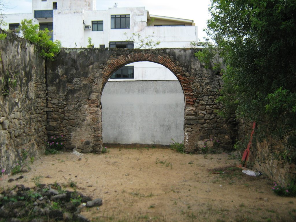 Igreja em ruínas Nossa Senhora da Conceição - vista do interior 1677 by adv.reinaldo