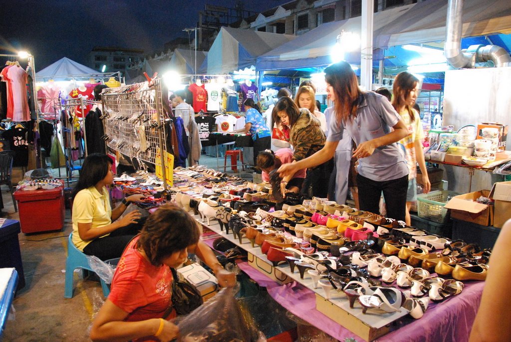 Rangsit Khlong Nung - Soi 7 Night Market by Terminator000777