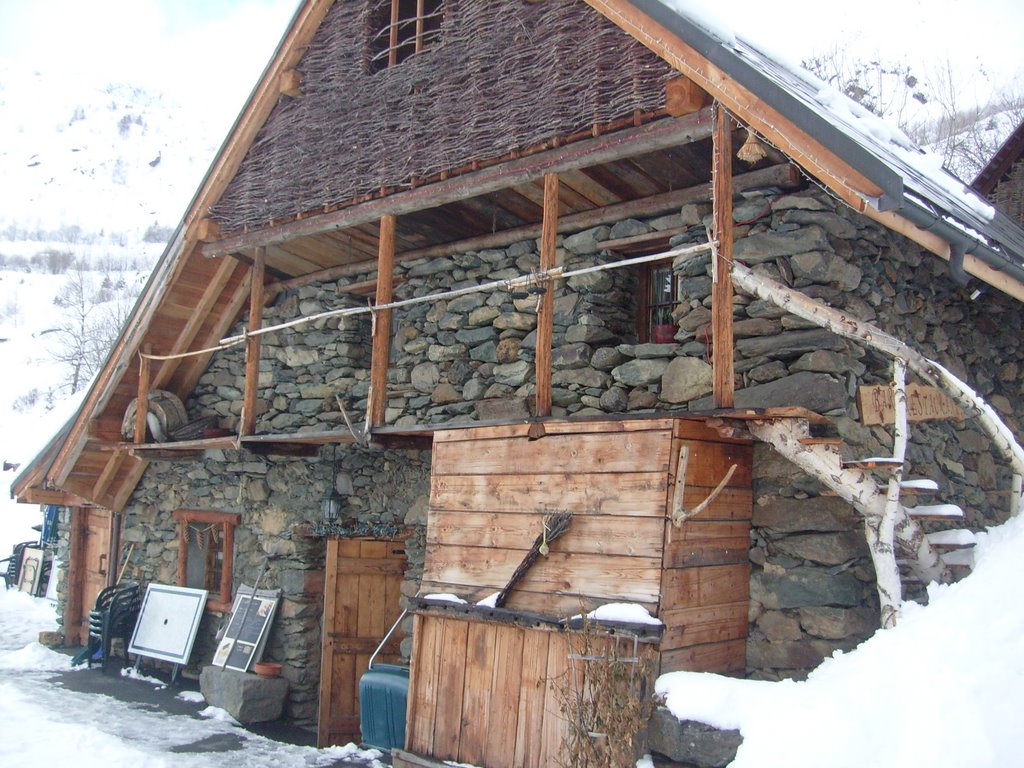 Classic style houses at the top of Saint Sorlin d'Arves by Adnan Kapidzic