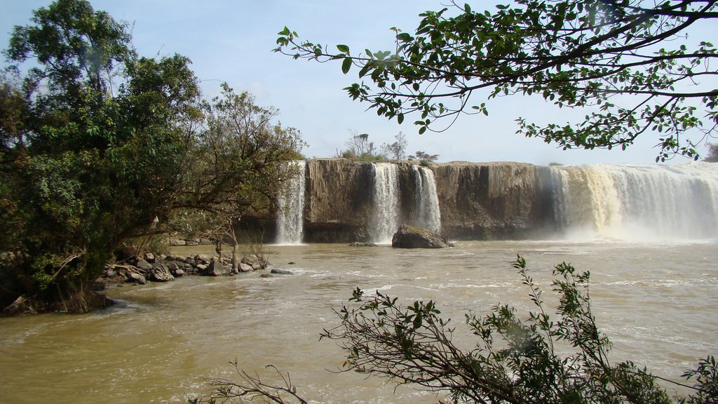 Nhánh phụ Thác Đray Sáp by Nhựt Trịnh Minh