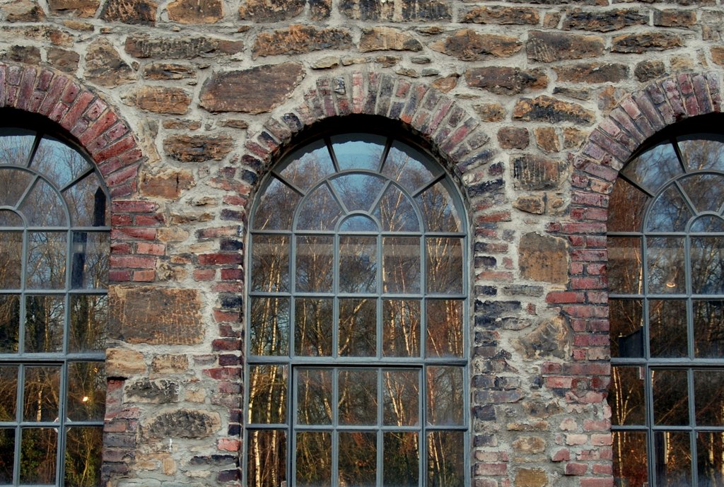 Farben und Formen - Fenster des Maschinenhauses der Zeche Nachtigall by Angelofruhr