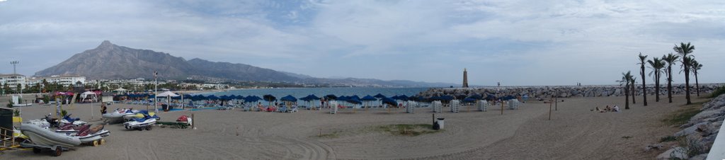 Playa en Puerto Banus, Marbella, Malaga by Felipe Salvador Orti…