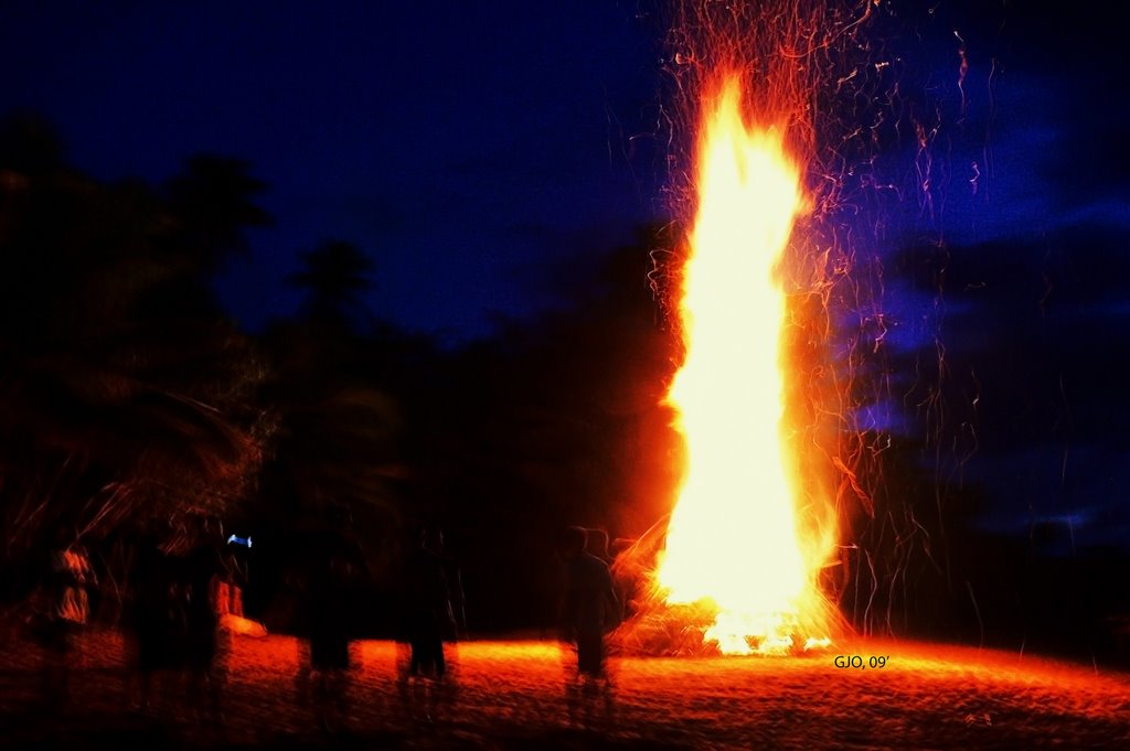 Fogata @ Domes, Rincón by Guillermo J. Ortiz