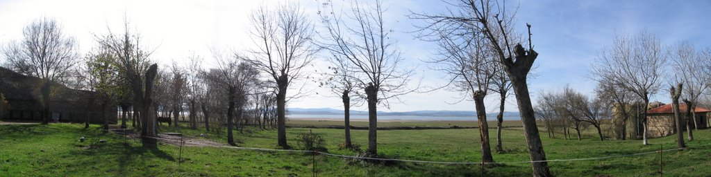 Panorámica del Pantano del Ebro by enrikeduke