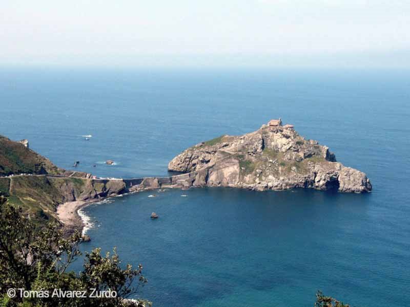 San Juan de Gaztelugatxe by Tomás Alvarez