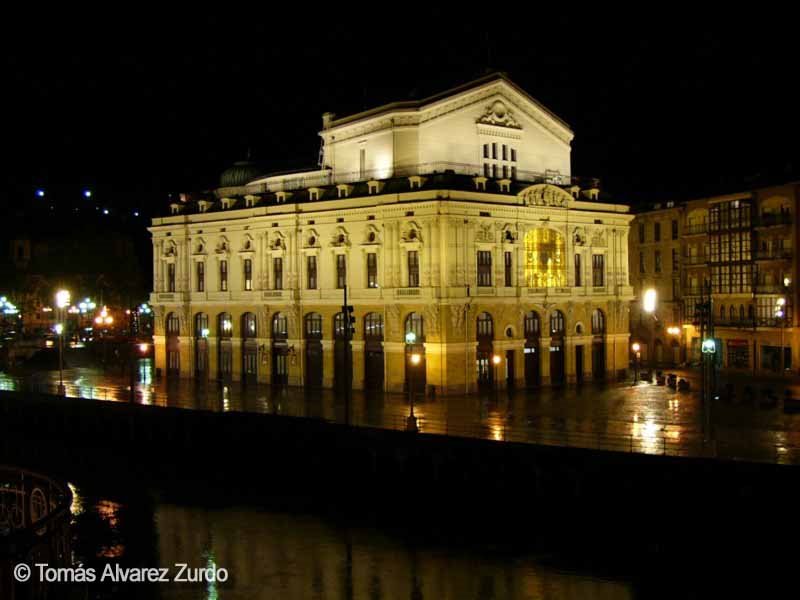 Teatro Arriaga by Tomás Alvarez