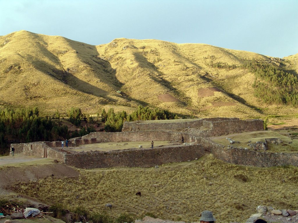 Puka Pukara, Cuzco, Peru by Efraim Omar Revelo