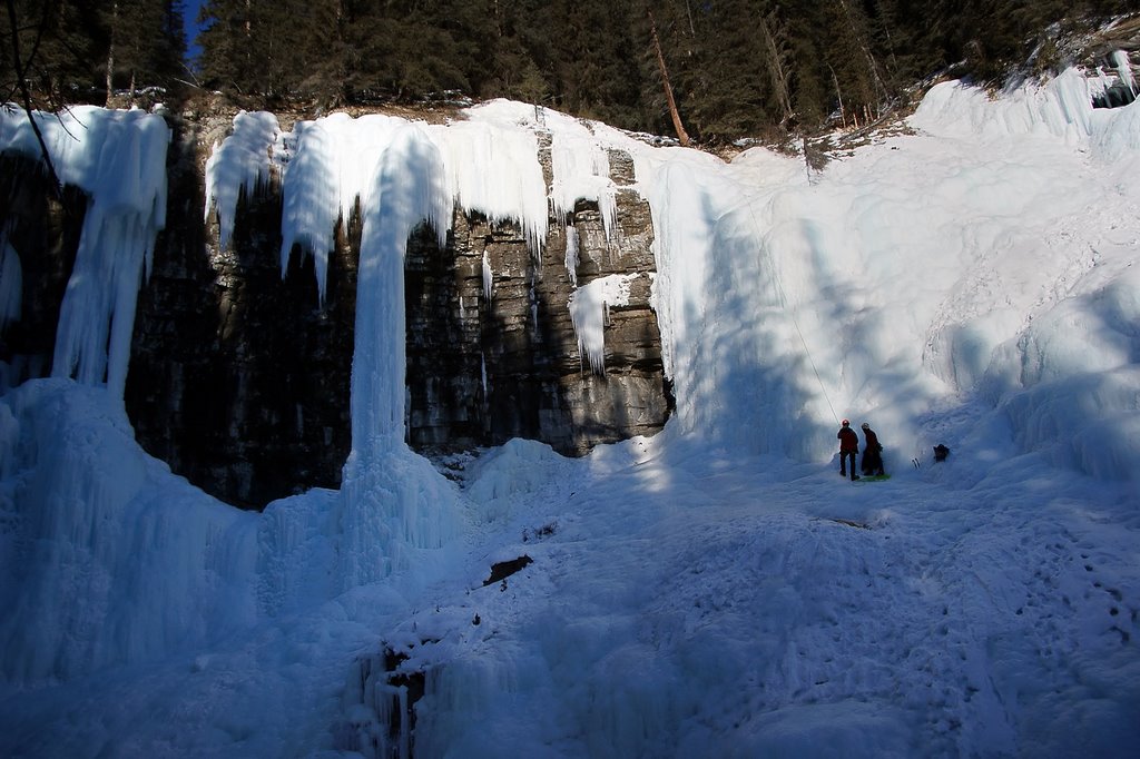 Johnston Canyon, Upper Falls by Jacenty