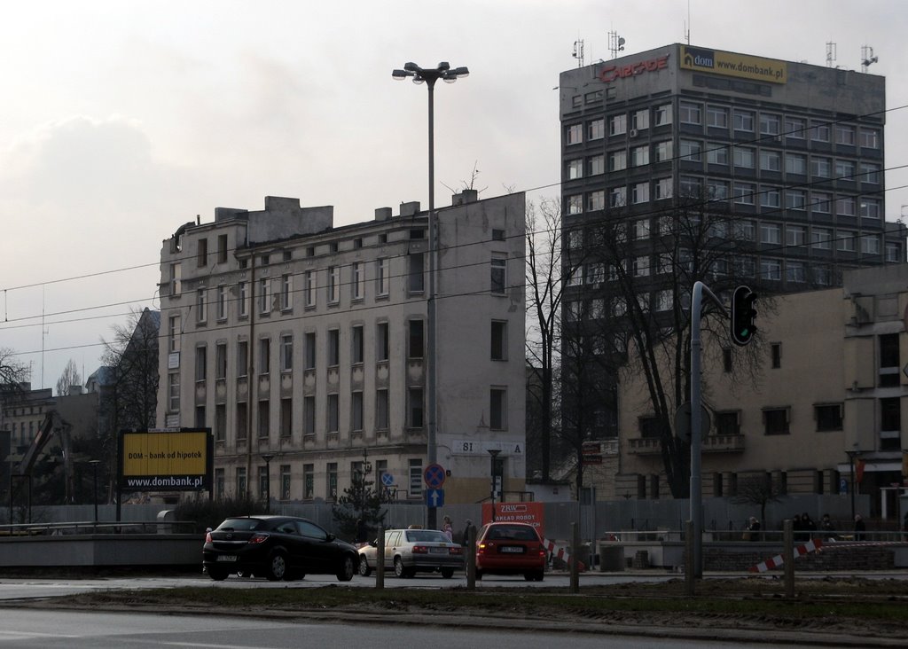 Kamienica z księgarnią "Litera". Obecnie teren pod budowe hotelu Hilton. by illbaztardo