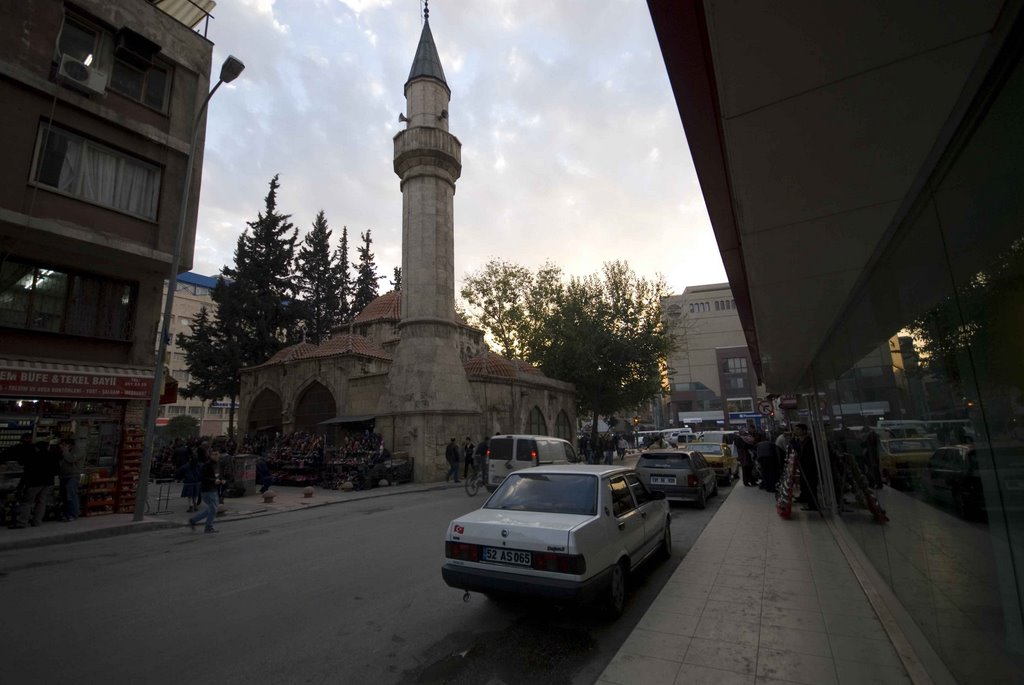 Adana 5 Ocak Meydanı by Hüseyin Kafadengi