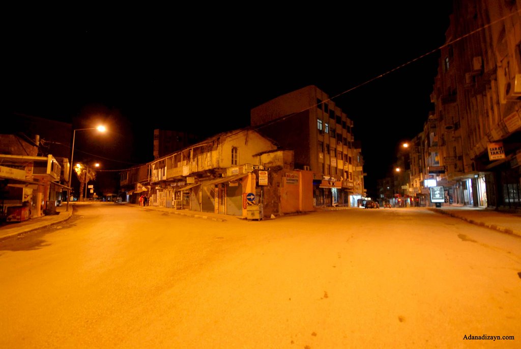 Hatay Cumhuriyet Meydanı Adana by Hüseyin Kafadengi