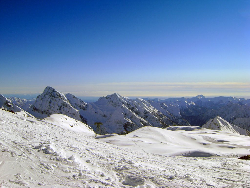 Monterosa ski - Passo Salati mt. 2971, veduta sulle montagne di Alagna Valsesia by Giancarlo Ticozzi