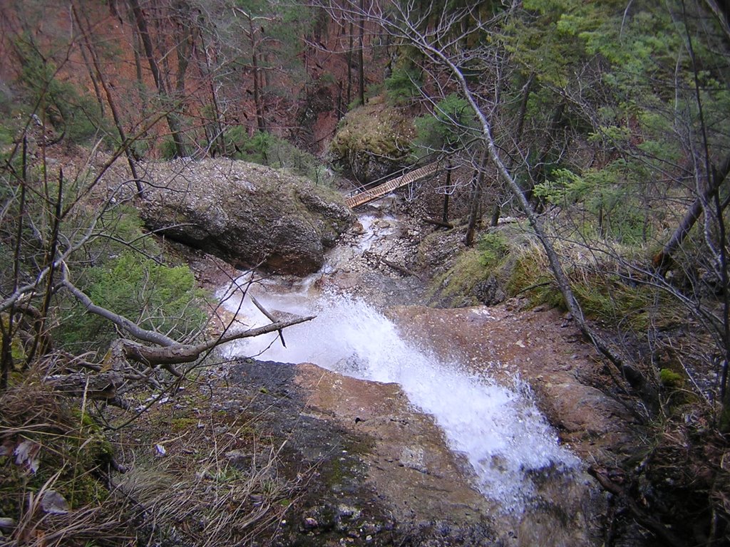 Slovenský raj, Sokolia dolina - Závojový vodopád (Slovakia), april 2008 by rdaniel