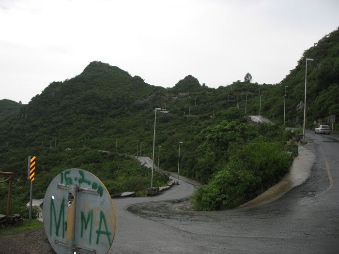 Road to Peersohawa (photo by:Rizwan Ahmad) by rizi3000