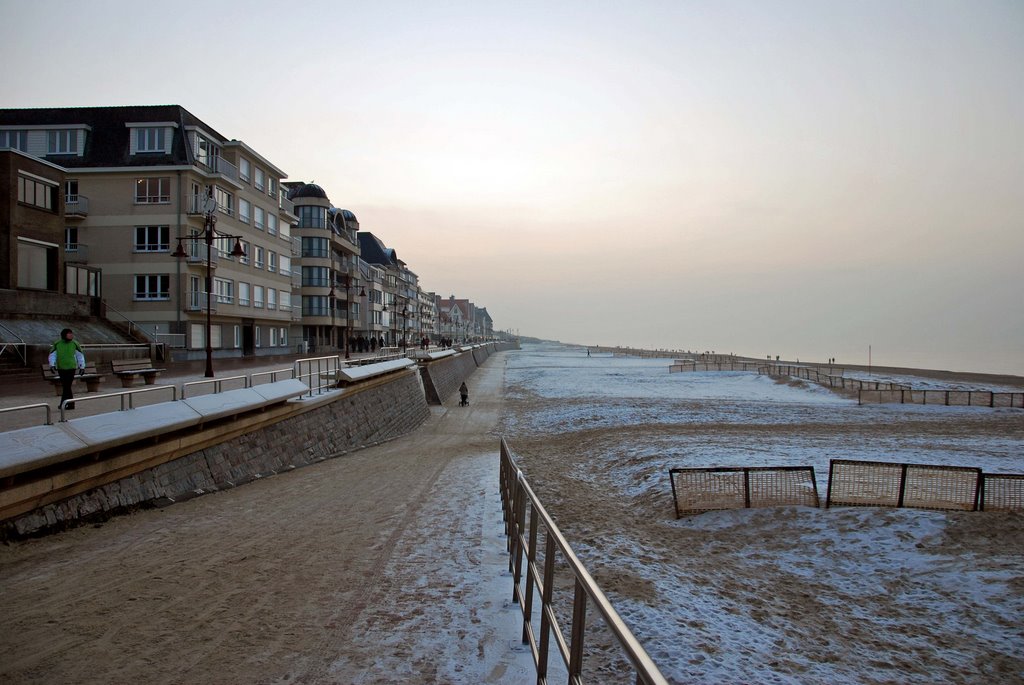 De Haan - Promenade by Jürgen Kriege