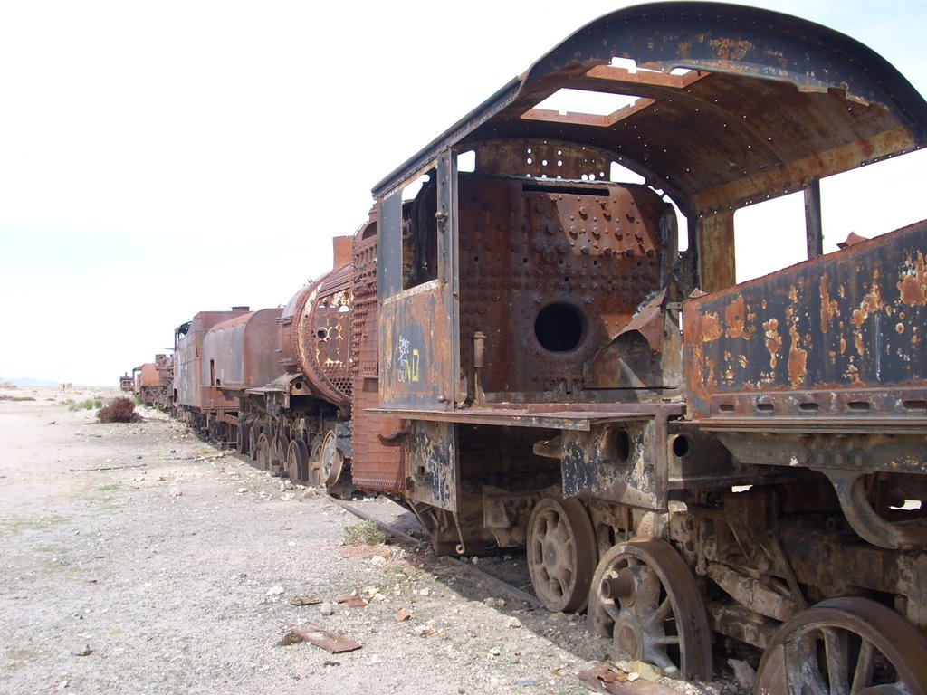 Cementerio de Trenes - Uyuni by sebastianjo